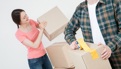 Screen-reader friendly Queenspark removal van webpage